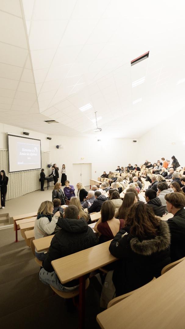 Moment d’événement filmé en format vertical pour le reel Lycée Saint-Ursule