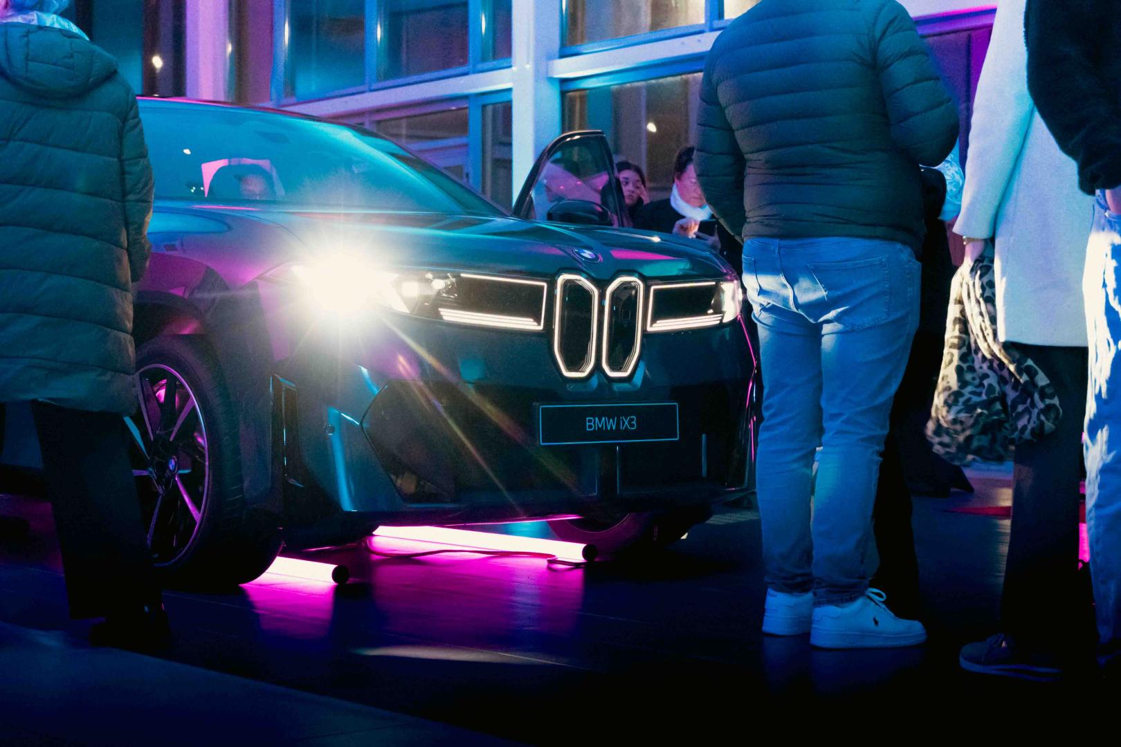 Moment d’événement filmé en format vertical pour le reel BMW Envergure